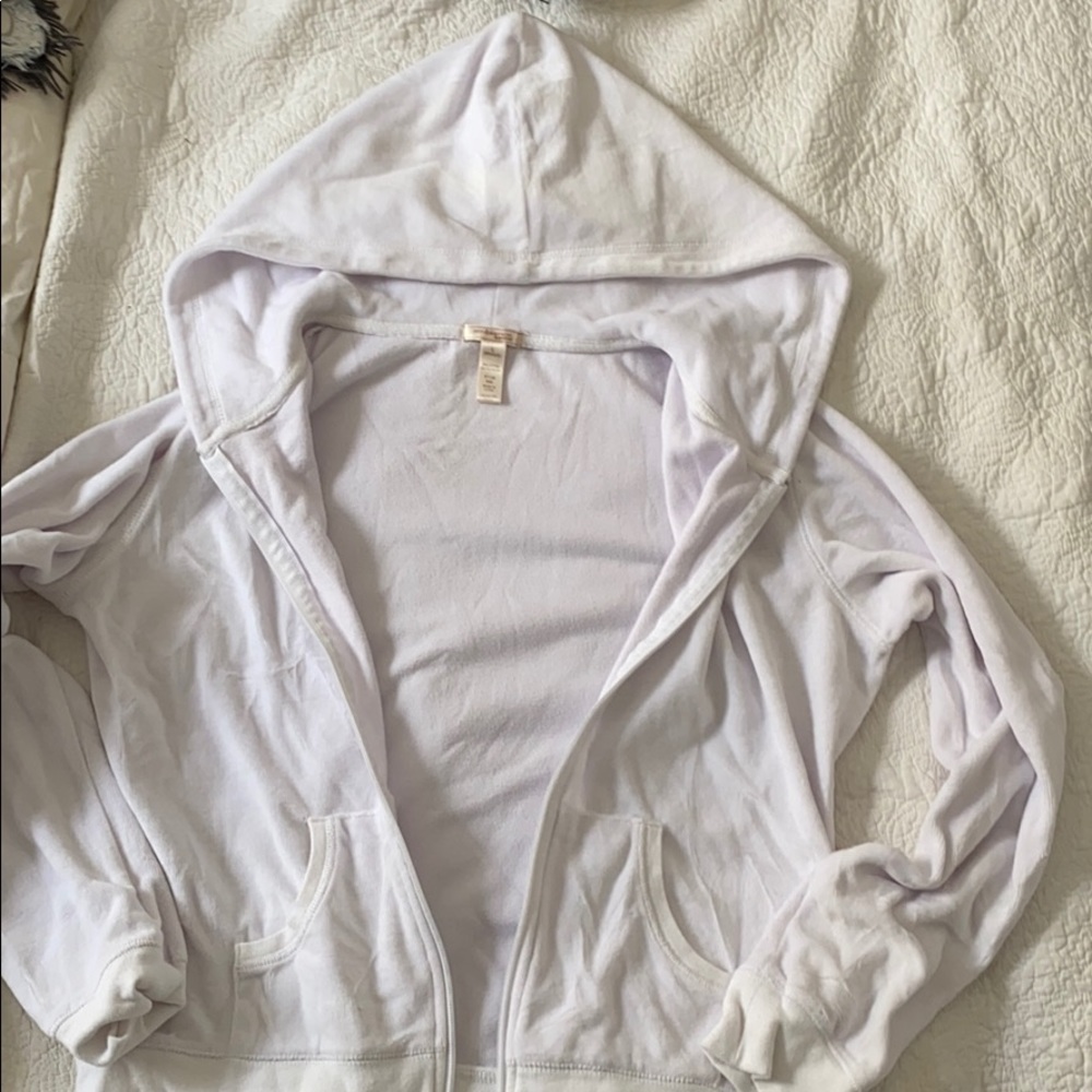 Velvet white sweater 💞